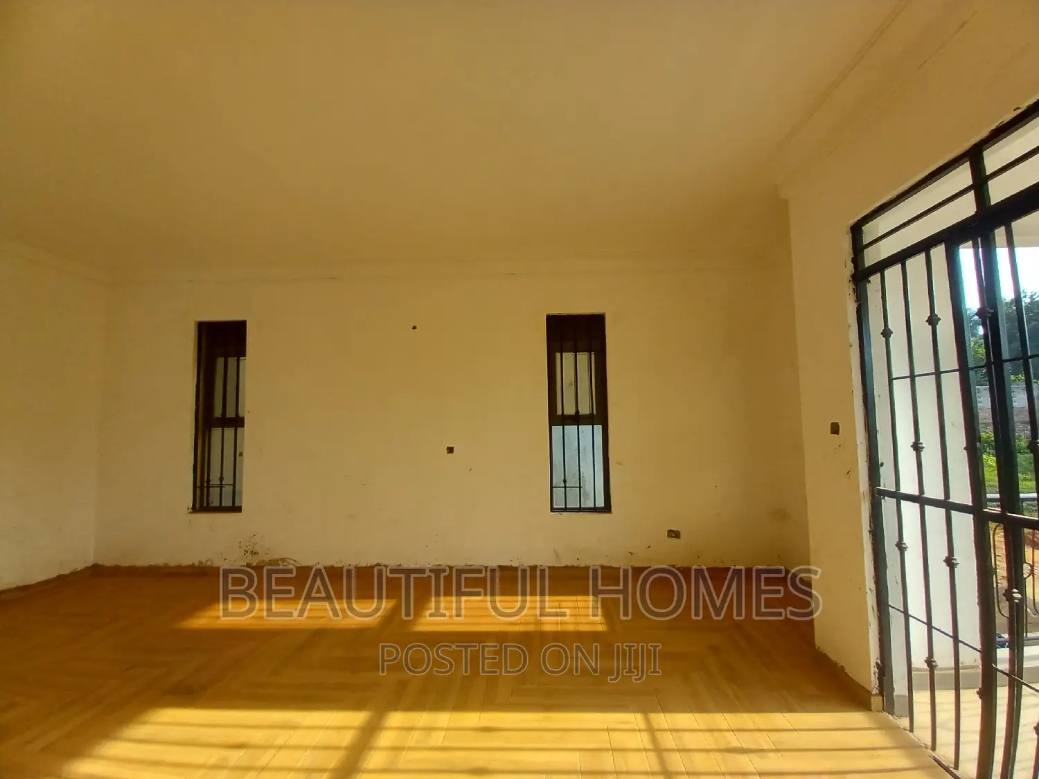 Furnished 4bdrm Duplex in Kira for sale