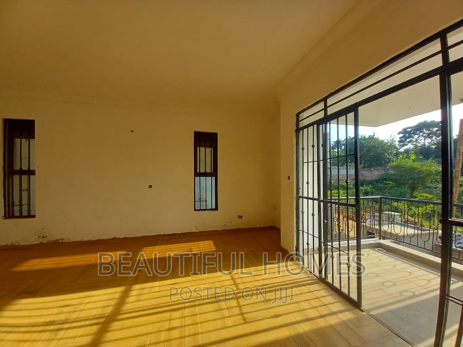 Furnished 4bdrm Duplex in Kira for sale