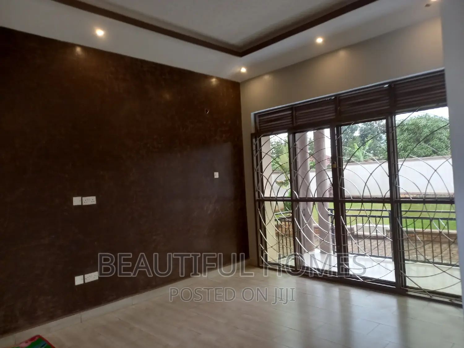 Furnished 4bdrm House in Kira for sale