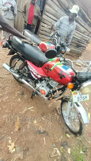 Bajaj Boxer 100 2022 Red