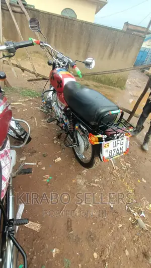 Bajaj Boxer 100 2022 Red