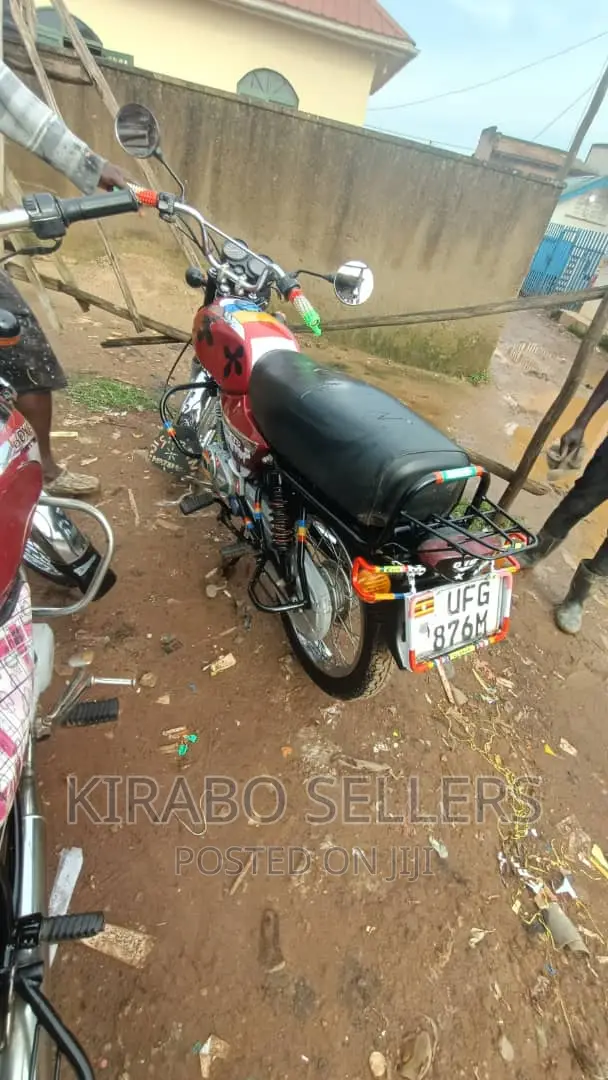 Bajaj Boxer 100 2022 Red