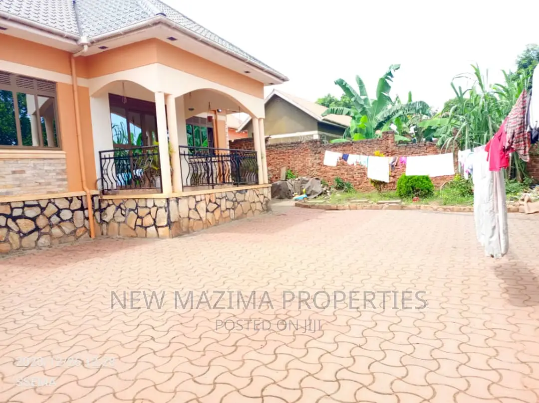 3bdrm Bungalow in Bulenga Town, Division A for sale