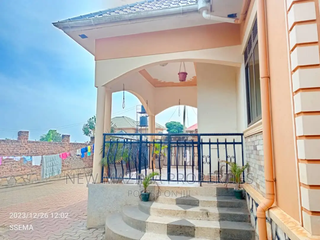 3bdrm Bungalow in Bulenga Town, Division A for sale