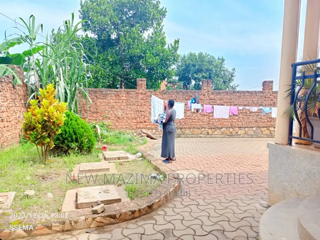 3bdrm Bungalow in Bulenga Town, Division A for sale