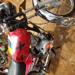 Bajaj Boxer 2021 Red