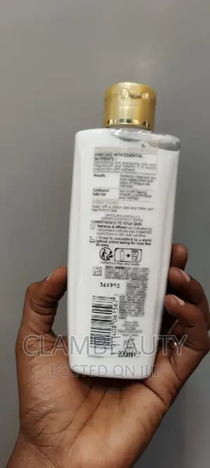 l'Oreal Age Perfect Cleansing Milk Smoothing Anti Fatigue