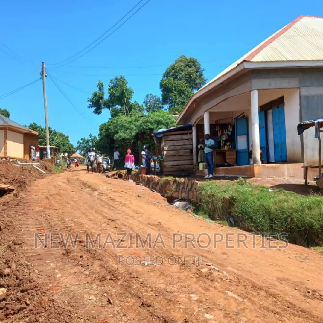 Very Affordable Commercial Plot on Quicksale in Busabaala