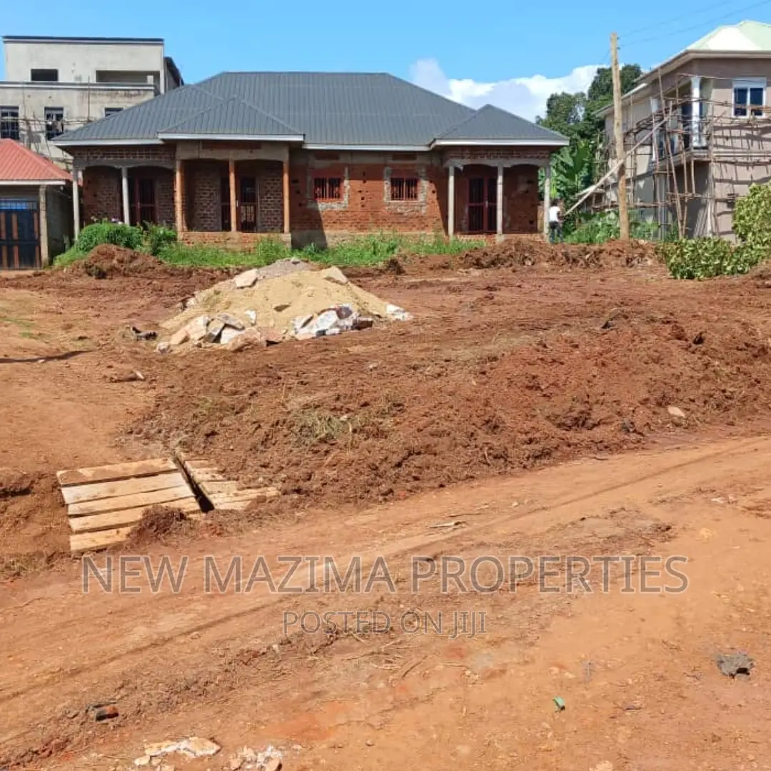 Very Affordable Commercial Plot on Quicksale in Busabaala