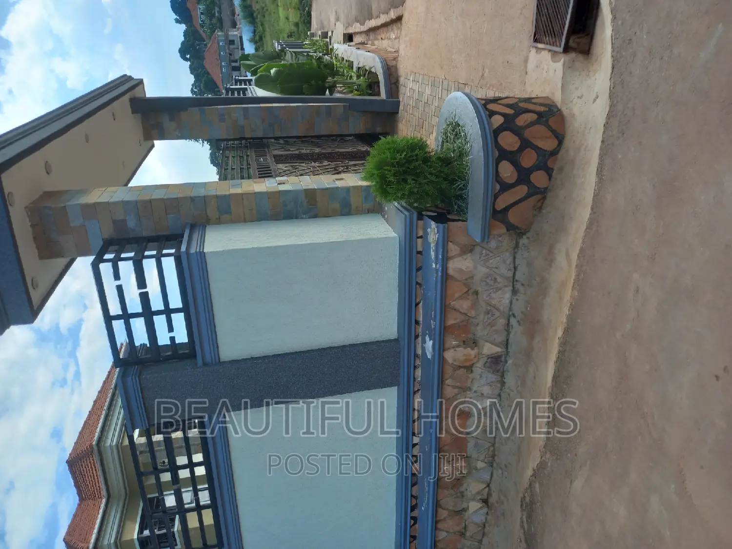 Furnished 6bdrm Mansion in Kira Mamerito Road for sale