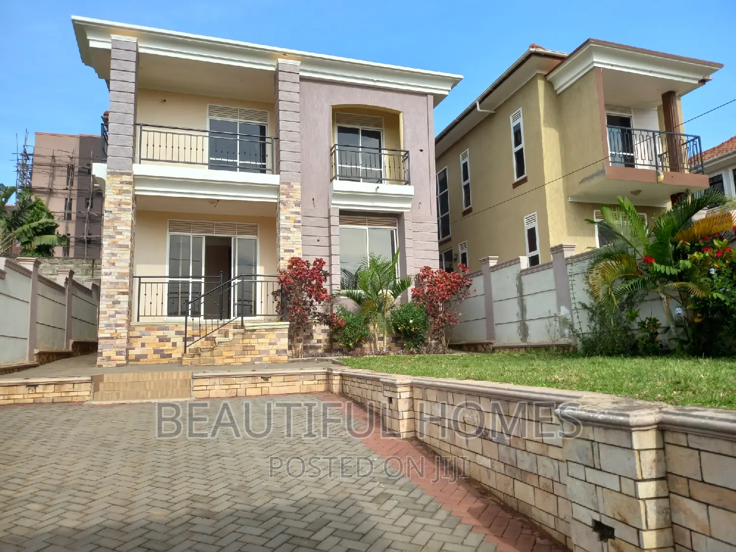 Furnished 4bdrm Duplex in Kira First Class for sale