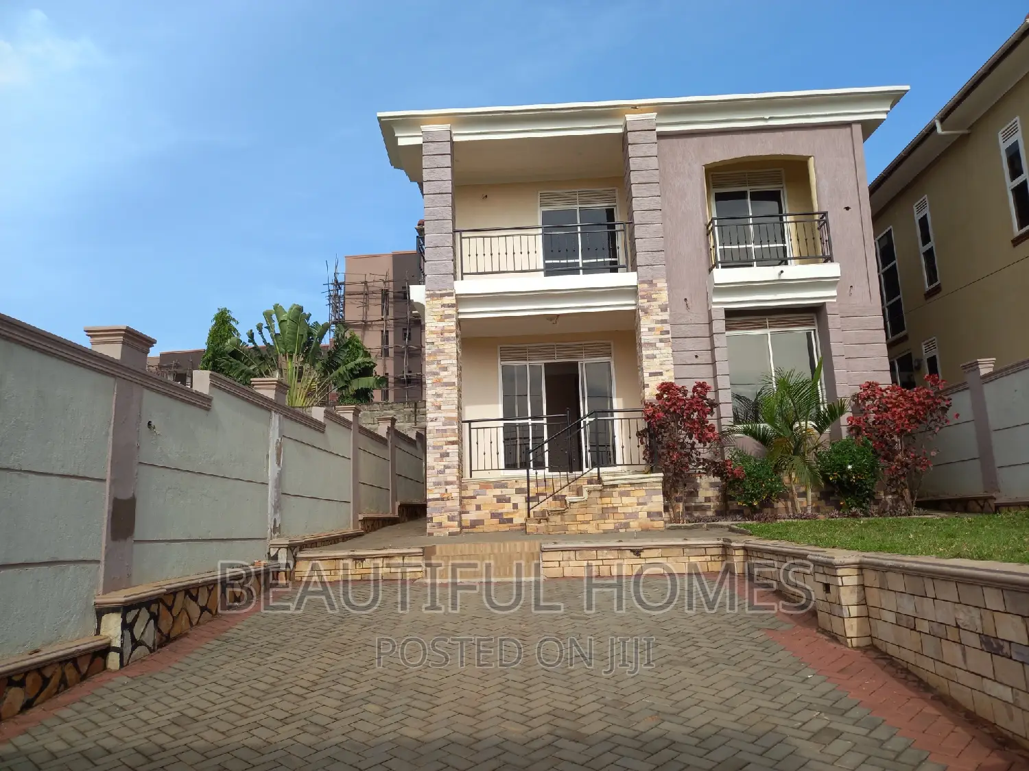 Furnished 4bdrm Duplex in Kira First Class for sale