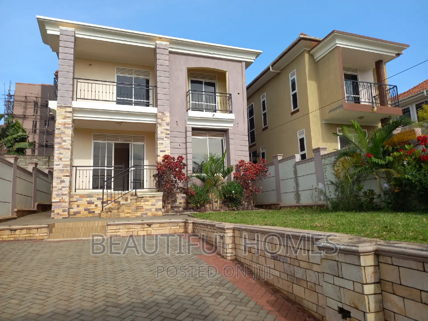 Furnished 4bdrm Duplex in Kira First Class for sale