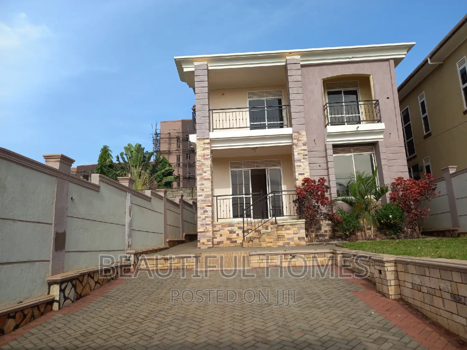 Furnished 4bdrm Duplex in Kira First Class for sale