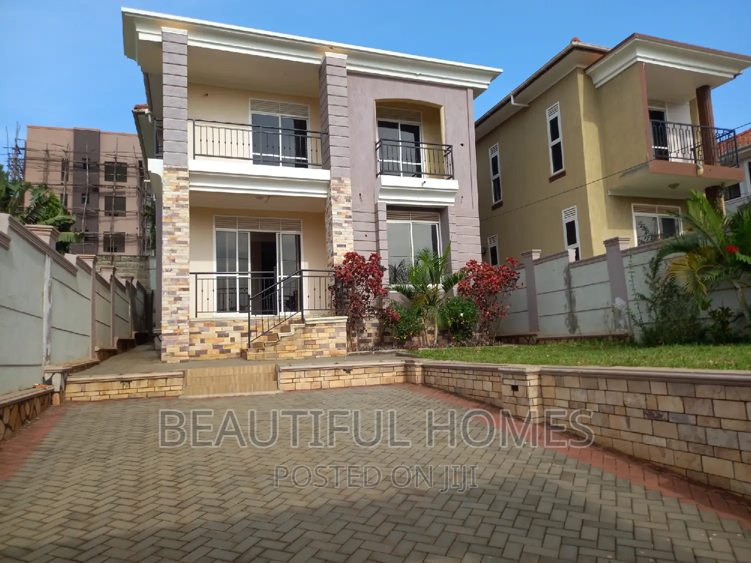 Furnished 4bdrm Duplex in Kira First Class for sale