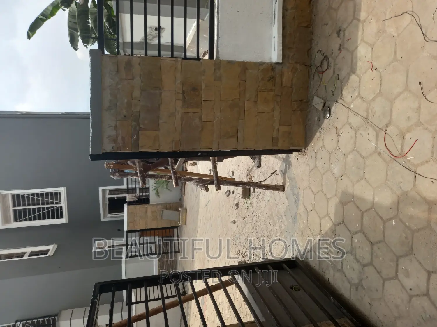 Furnished 4bdrm Duplex in Kira for sale