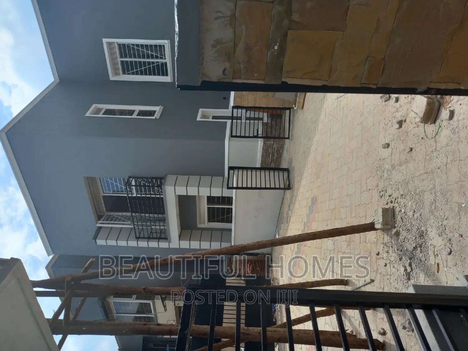 Furnished 4bdrm Duplex in Kira for sale