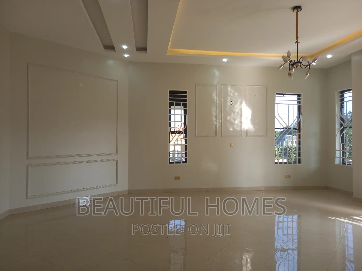 Furnished 6bdrm Mansion in Kira Classy, Central Division for sale