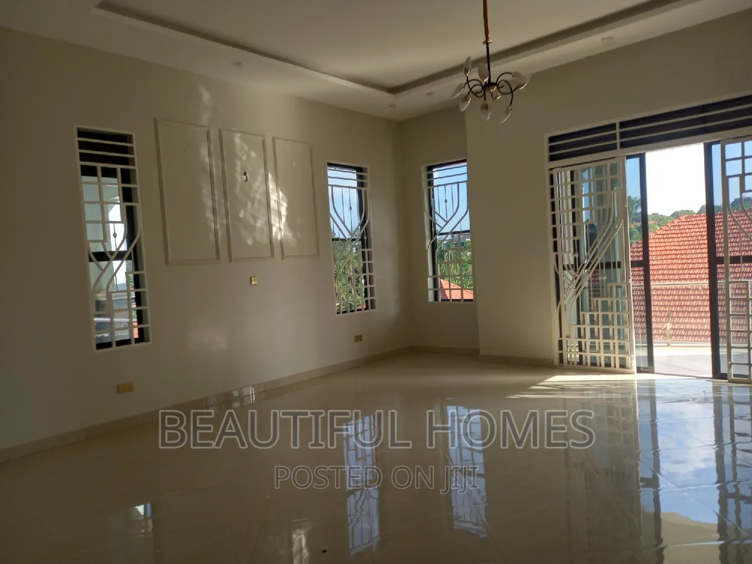 Furnished 6bdrm Mansion in Kira Classy, Central Division for sale