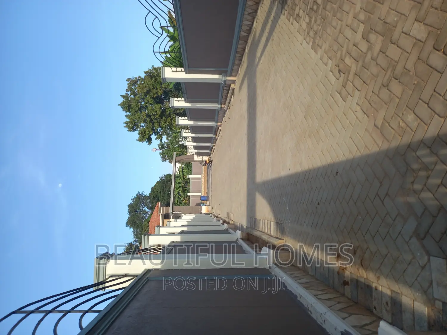 Furnished 5bdrm Bungalow in Kira for sale