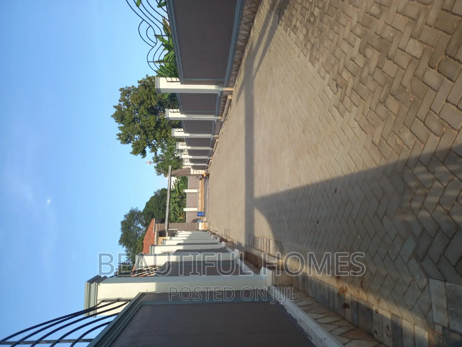 Furnished 5bdrm Bungalow in Kira for sale
