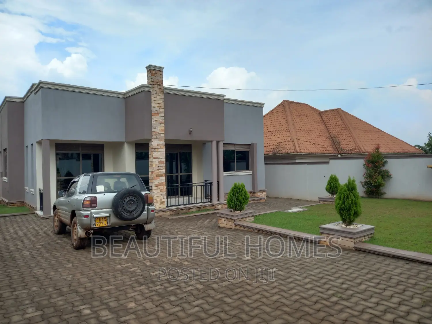 Furnished 4bdrm Bungalow in Kira for sale