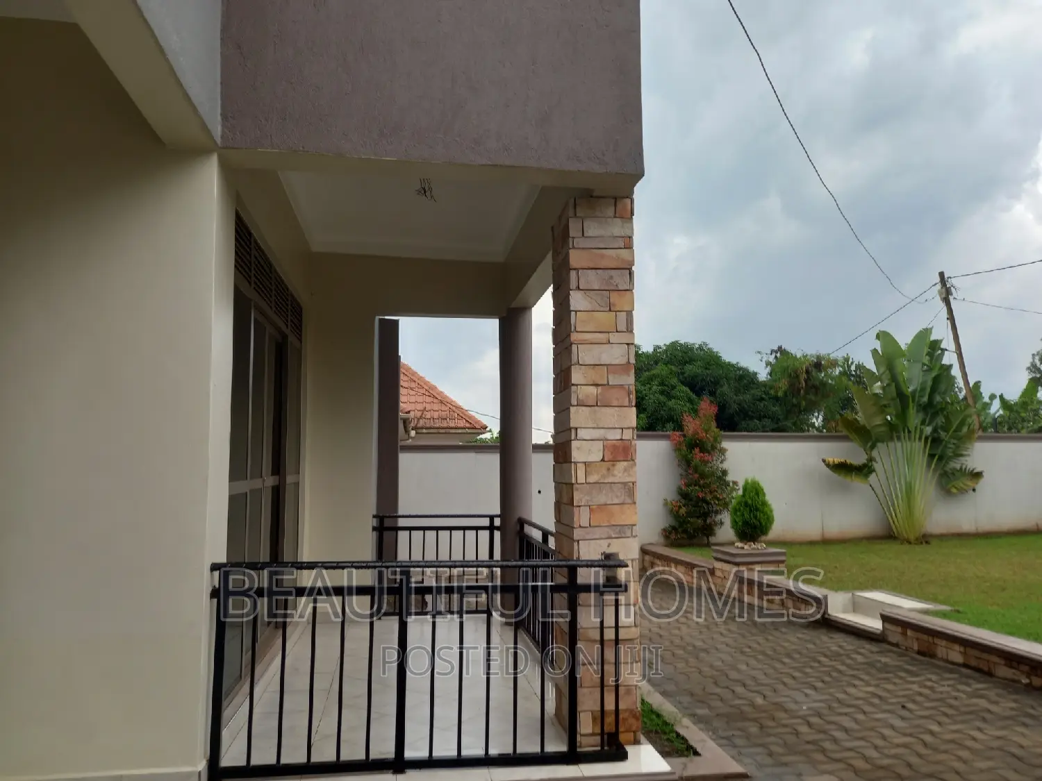 Furnished 4bdrm House in Kira for sale