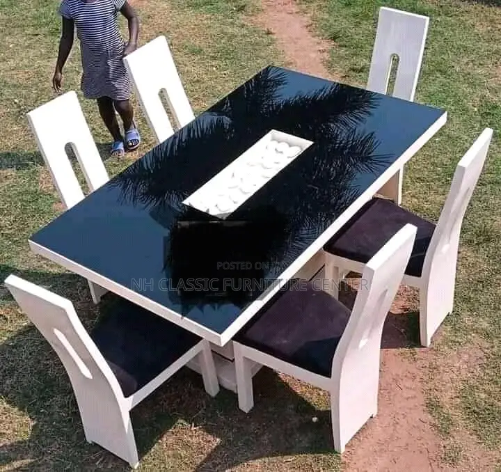 Classic Dinning Table