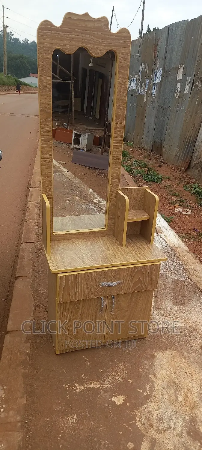 Dressing Table/Mirror/Dressing Mirror/Mirror/Dressing Mirror