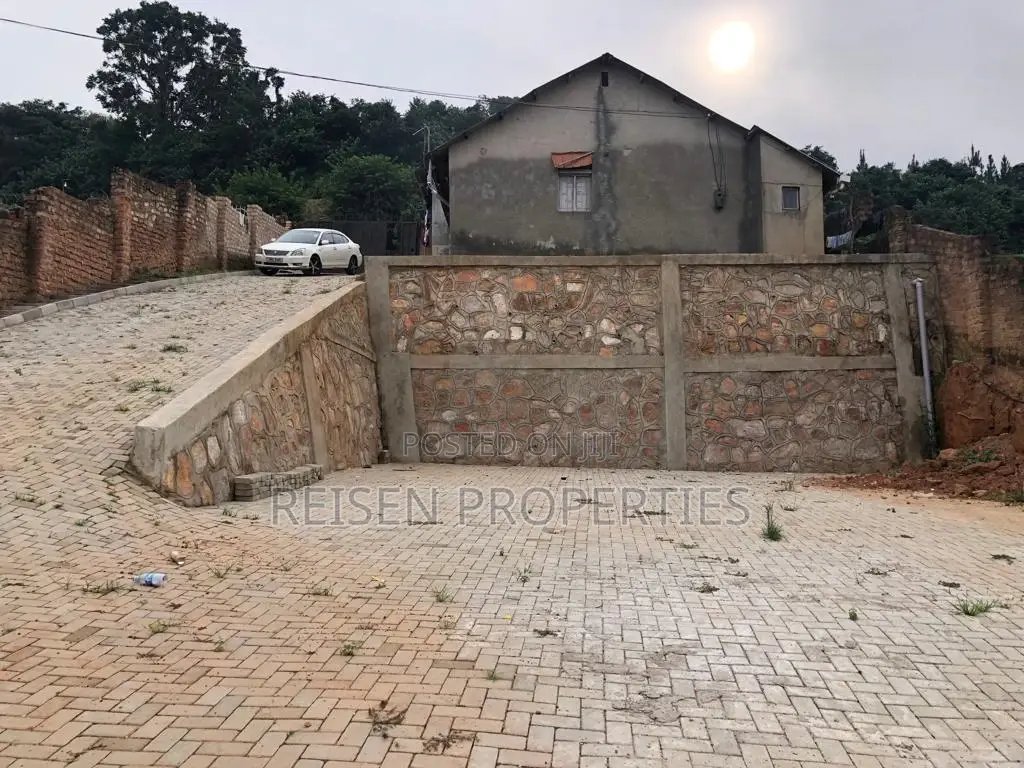 Commercial Lake and Entebbe View Land on Sale in Nsamizi