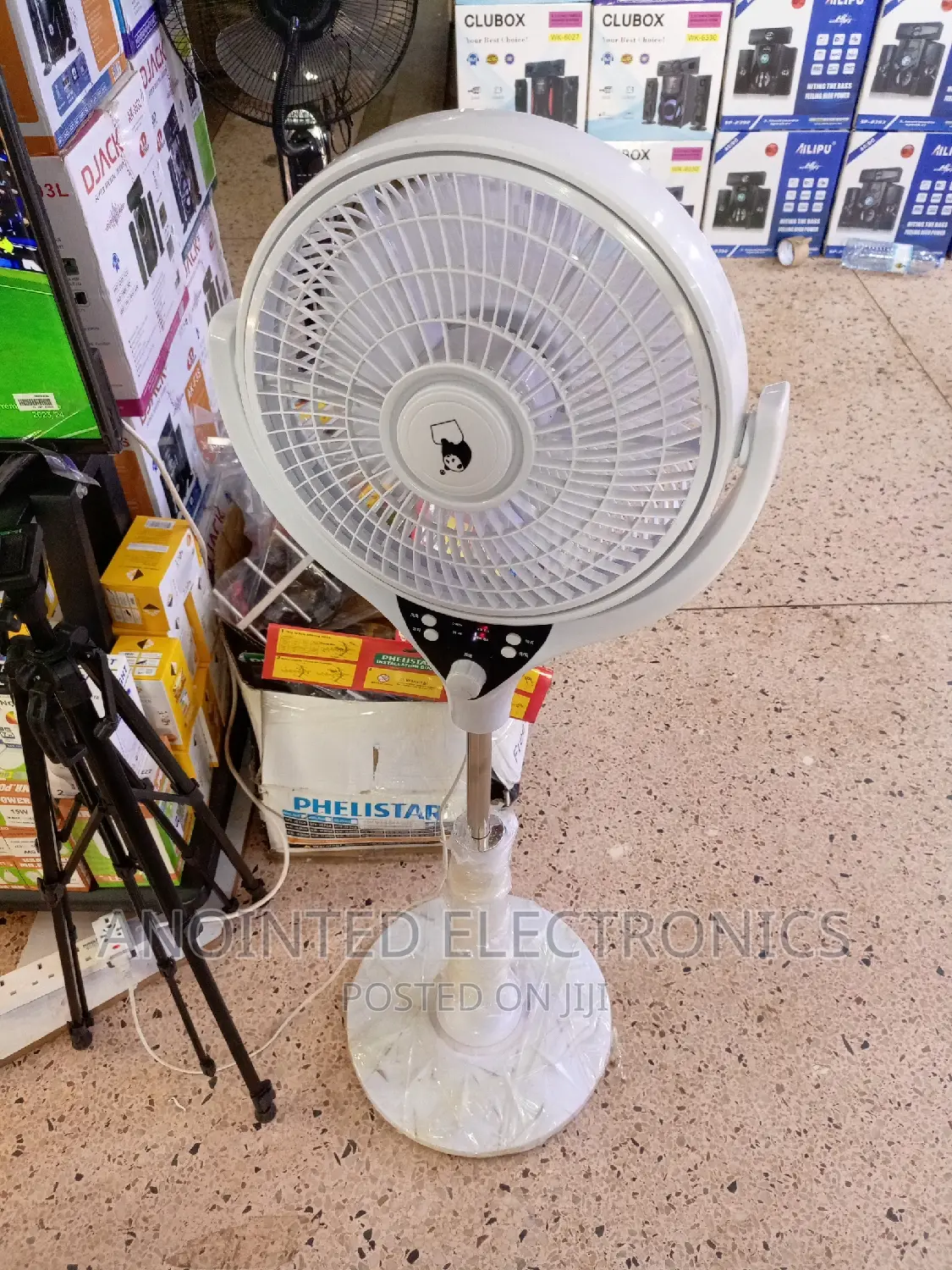 Amazing Stand Fans With a Remote