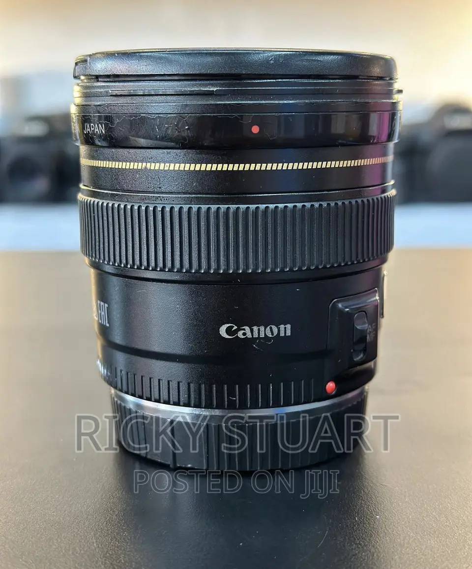 Canon EF 20mm F/2.8 USM Wide-Angle Fixed Lens