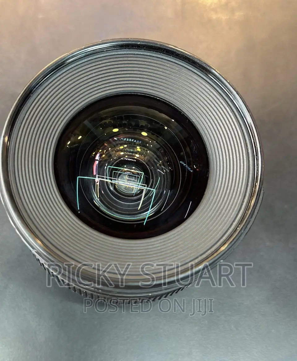 Canon EF 20mm F/2.8 USM Wide-Angle Fixed Lens