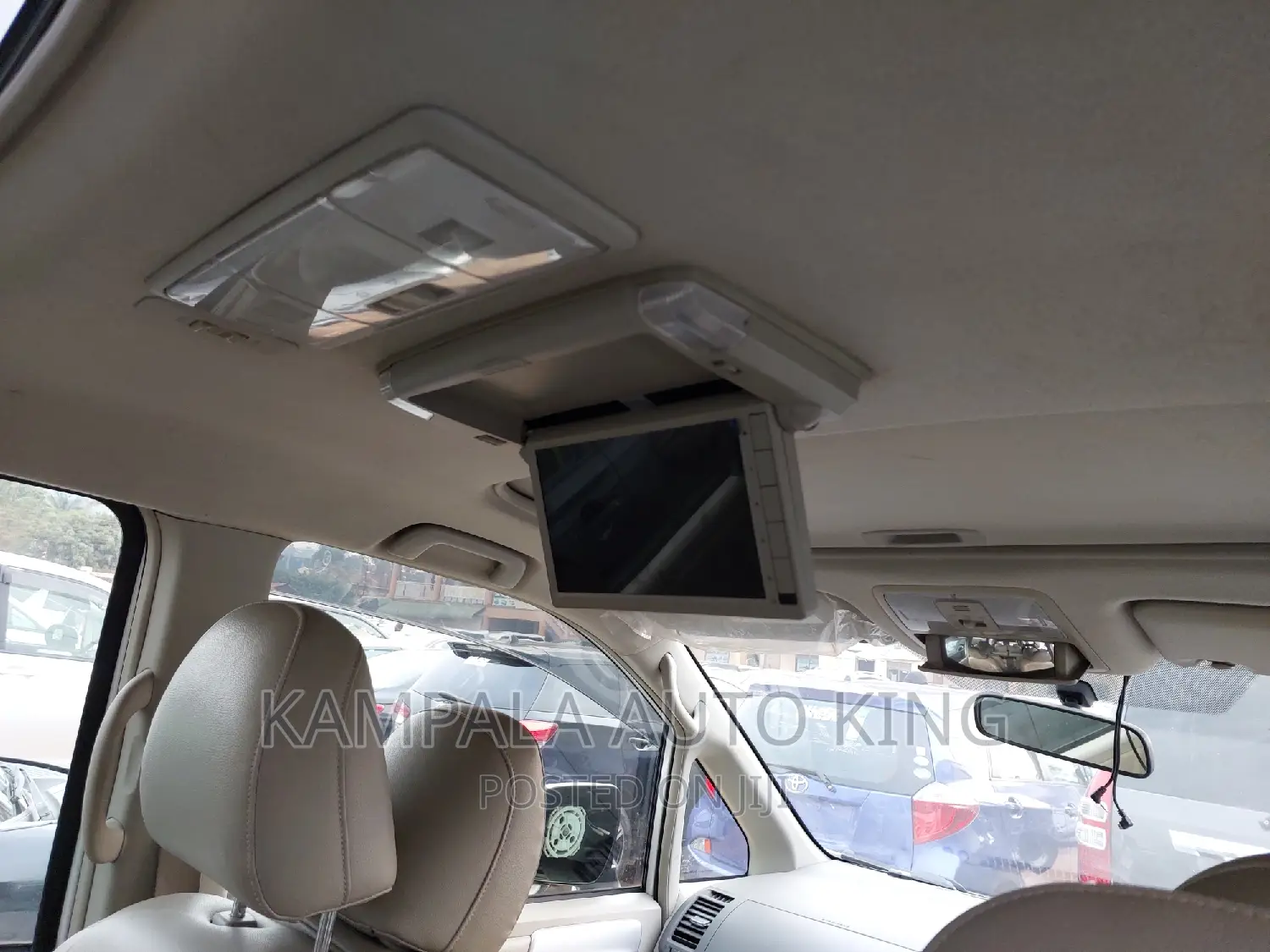 Toyota Noah 2012 White