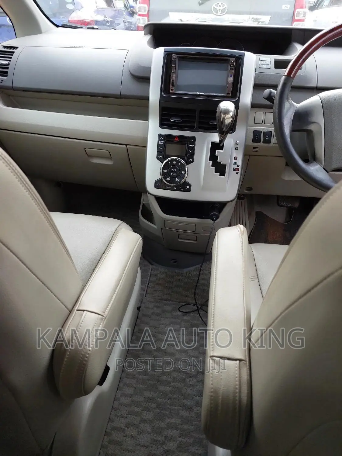 Toyota Noah 2012 White