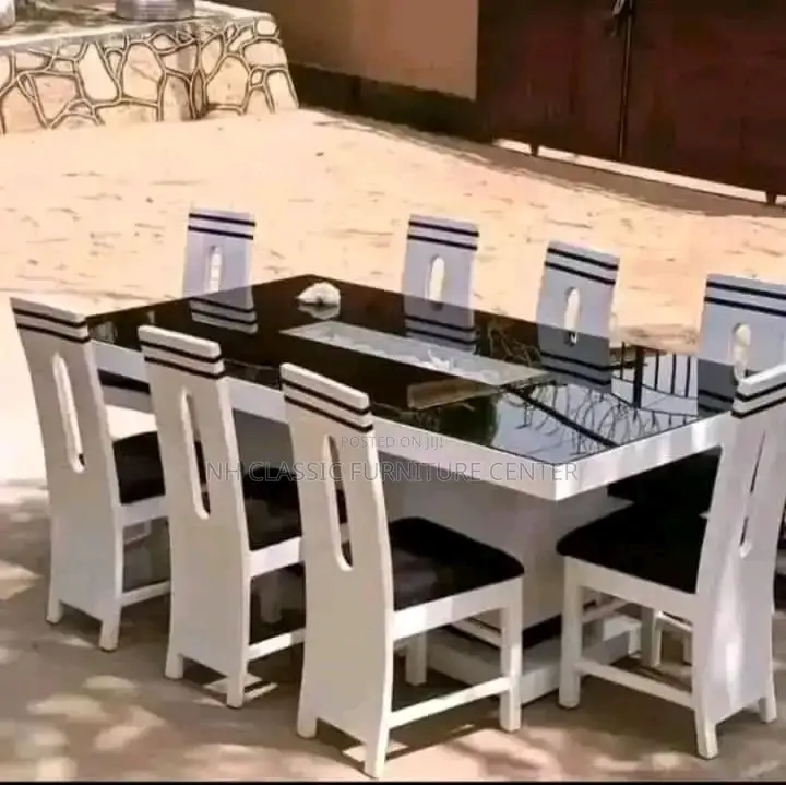 Classic Dinning Table/ Dinning Table