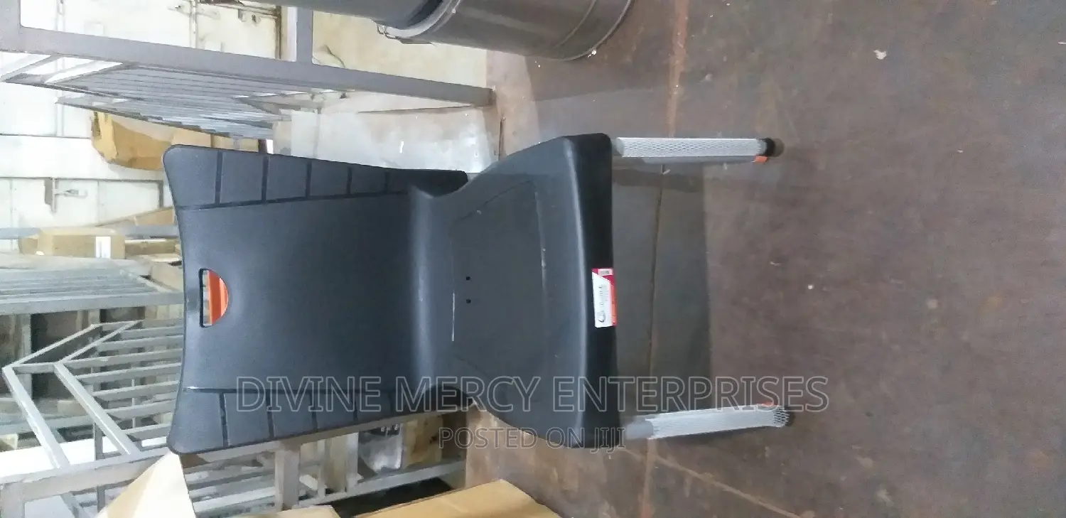 Vip Armless Chair