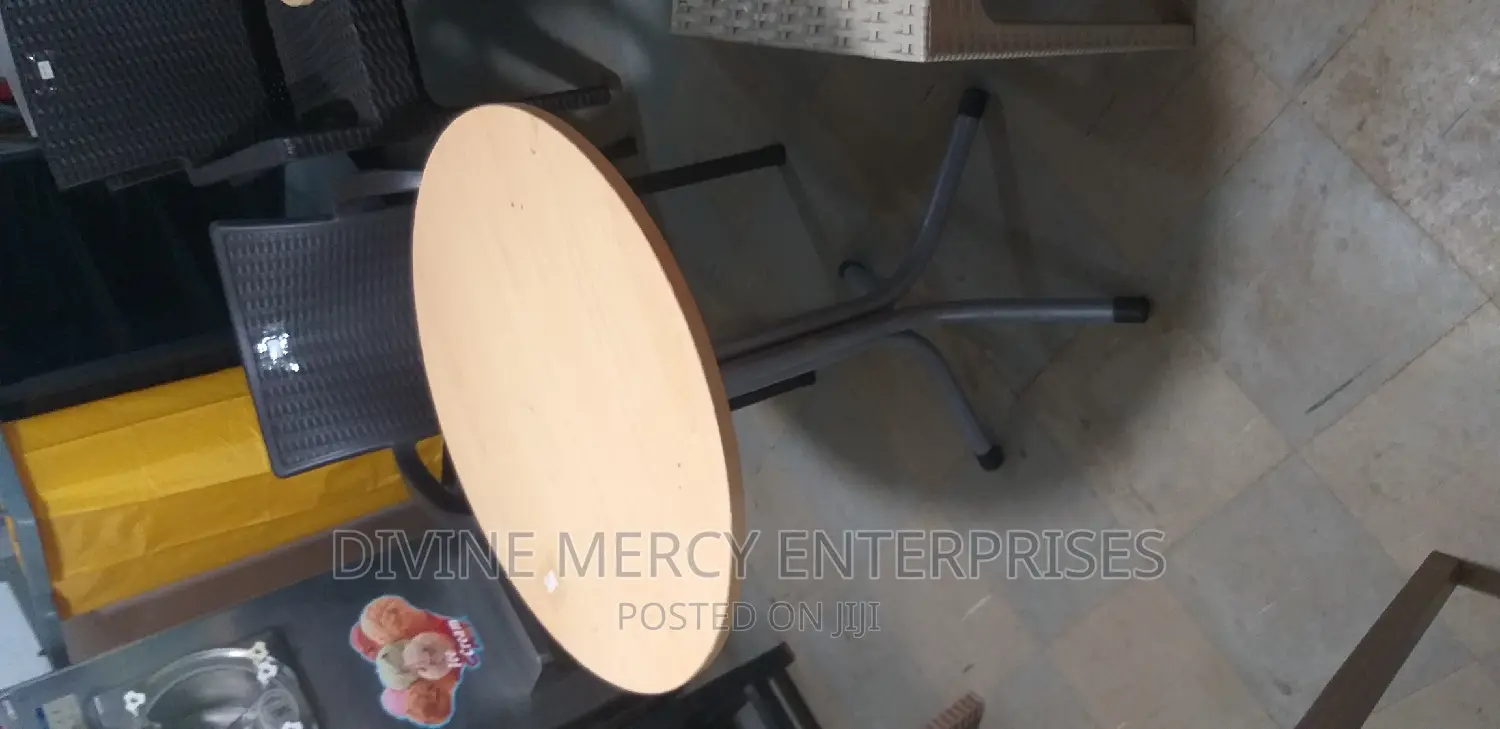Round Table Steel Legs