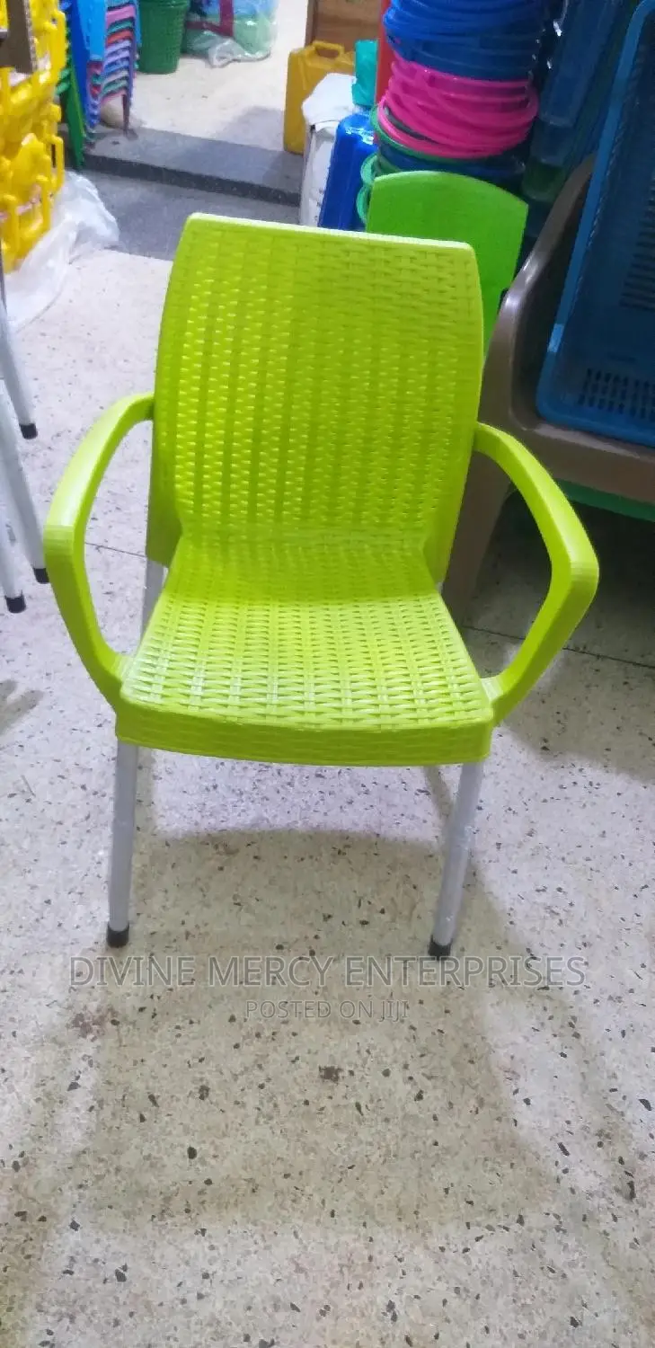 Armed Chair With Steel Legs