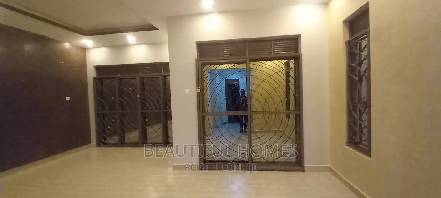 Furnished 4bdrm House in Kira for sale