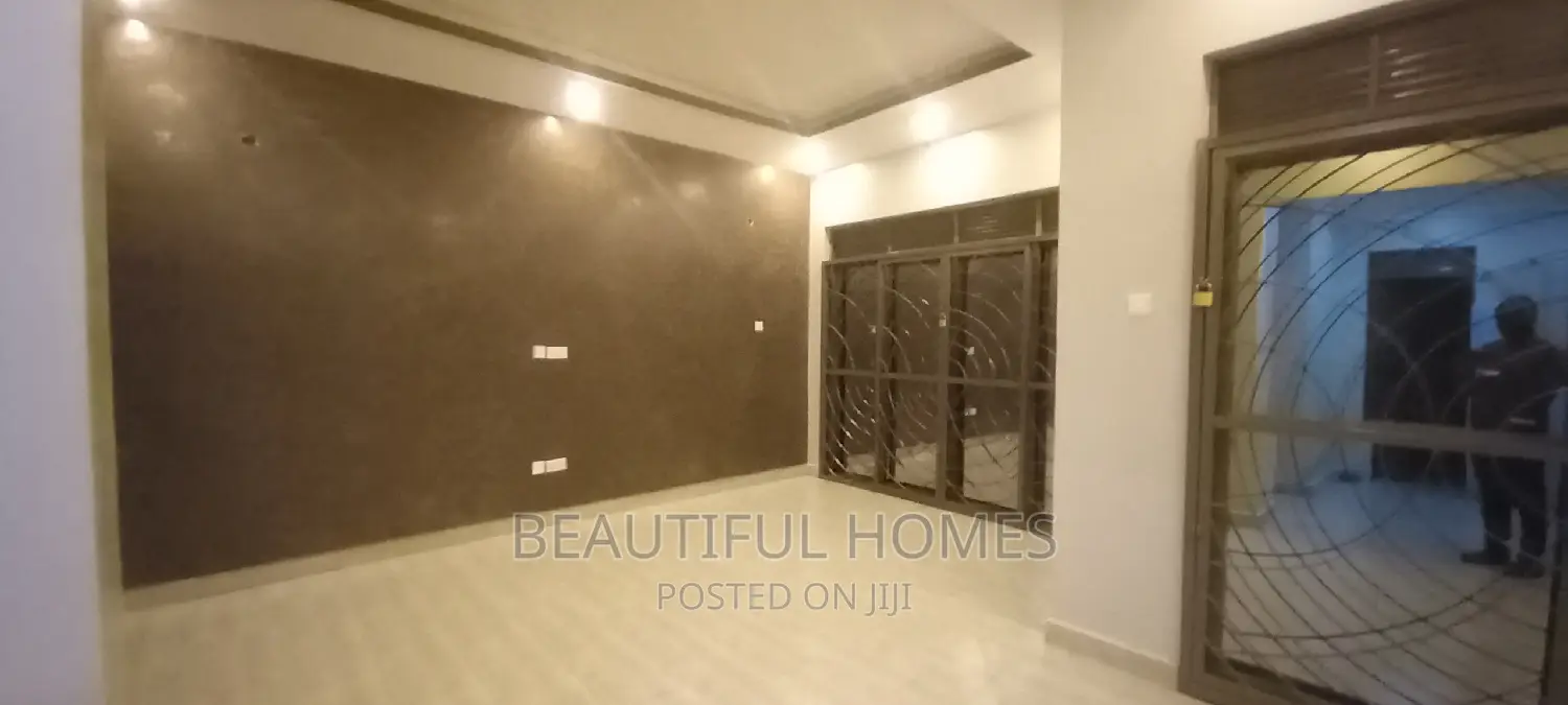 Furnished 4bdrm House in Kira for sale