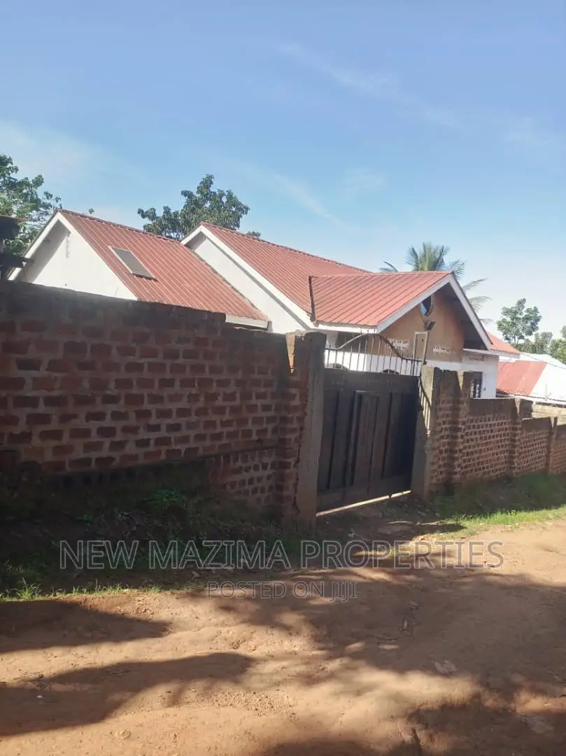 3bdrm House in Kyengera Kaziga, Division A for sale