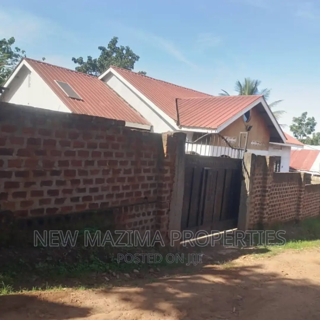 3bdrm House in Kyengera Kaziga, Division A for sale