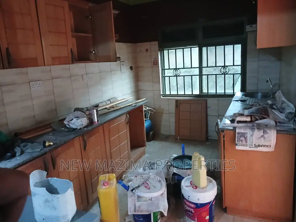 3bdrm Bungalow in Seguku Ntebe Rd, Division A for sale
