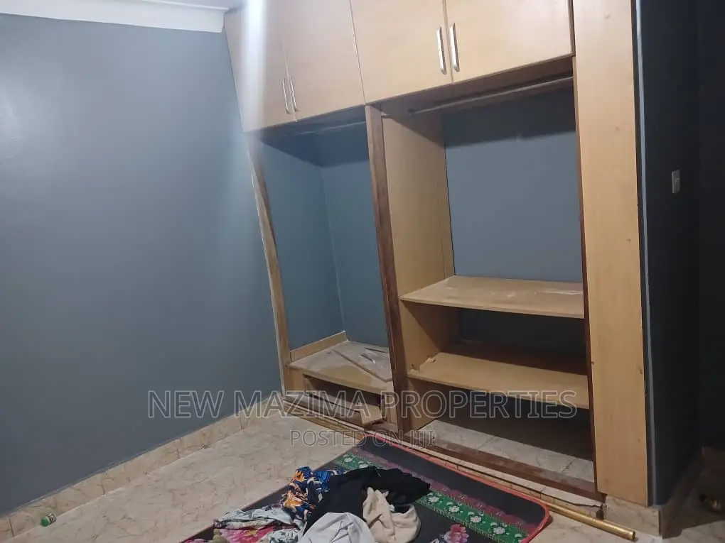 3bdrm Bungalow in Seguku Ntebe Rd, Division A for sale