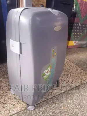 V. I.P French Traveling Suitcases.Large.( Gray)