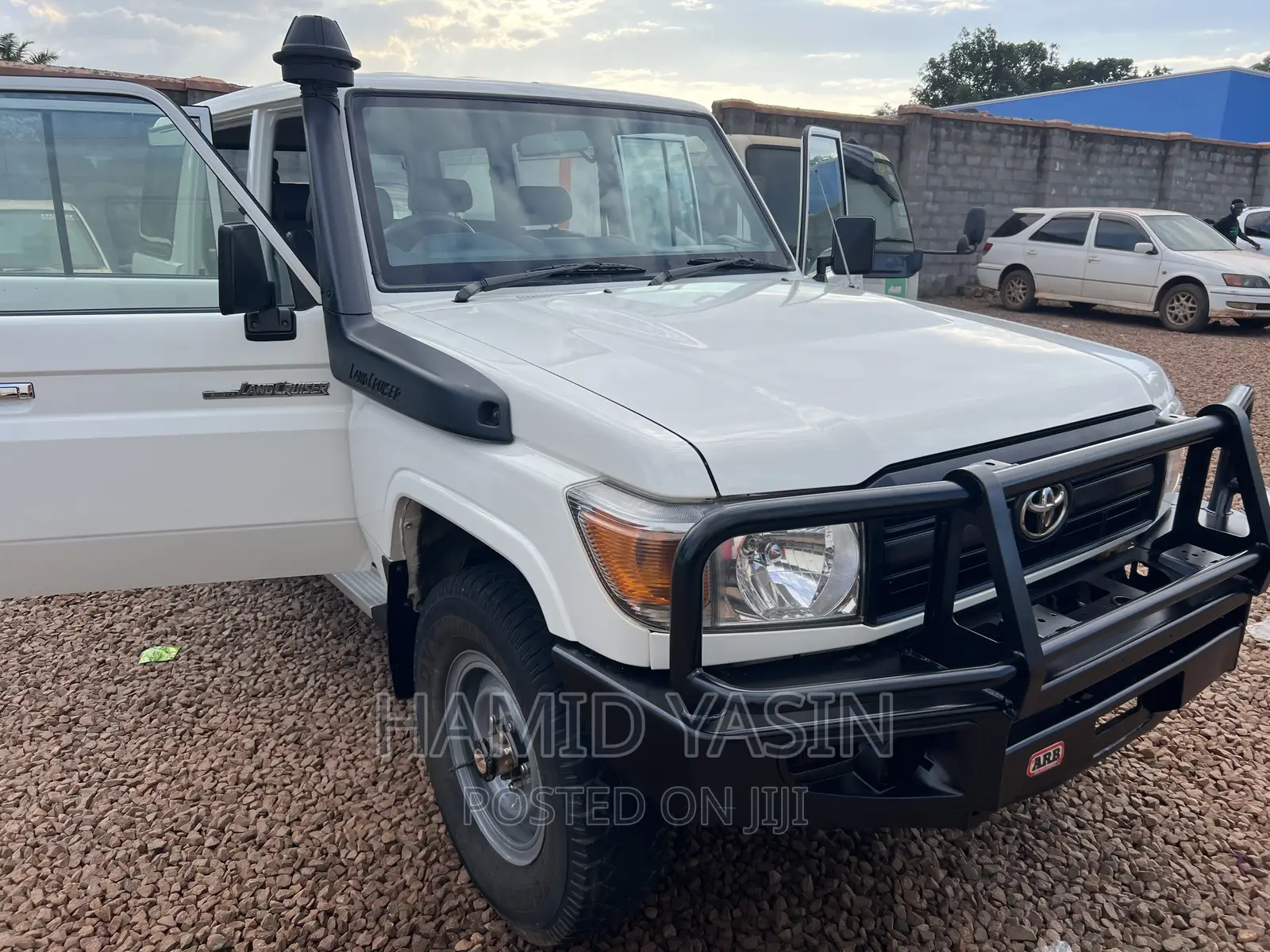 Toyota Land Cruiser 2017 White