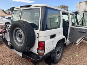 Toyota Land Cruiser 2017 White