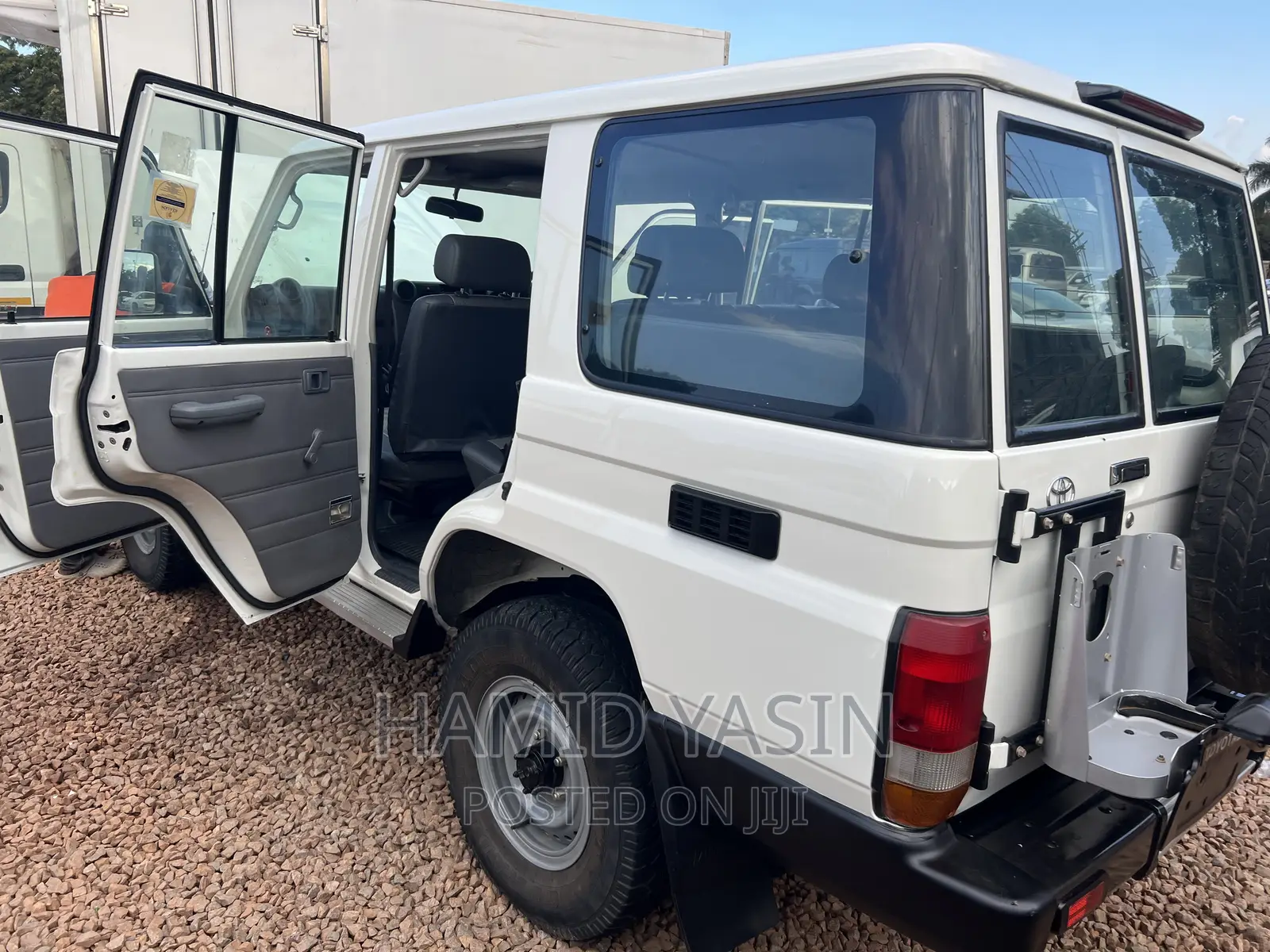 Toyota Land Cruiser 2017 White