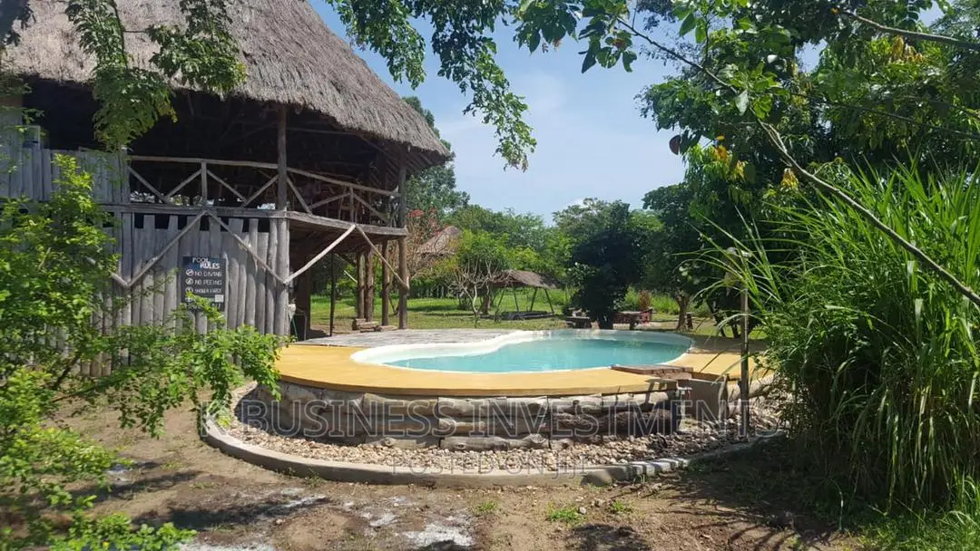 Safari Lodge Near Queen Elizabeth NGP for Sale